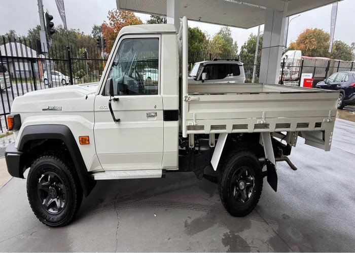 Used 1
                    TOYOTA
                     for Sale Image