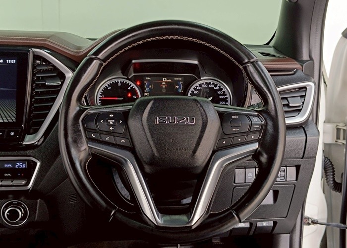 Used 10
                    ISUZU
                     for Sale Image
