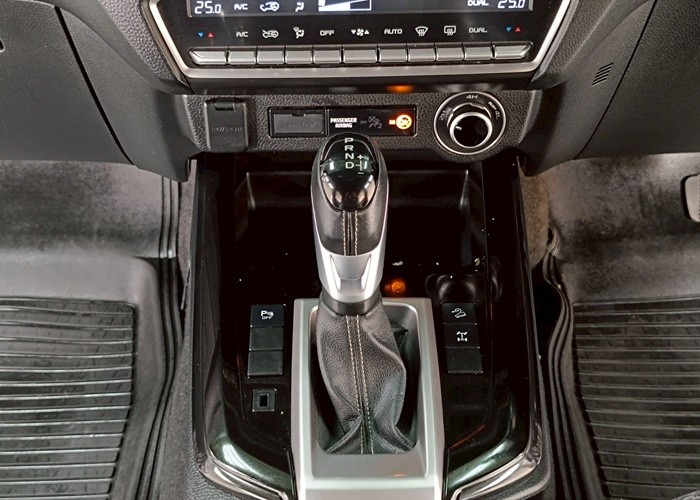 Used 10
                    ISUZU
                     for Sale Image