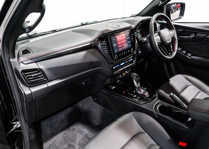 Used 1
                    ISUZU
                     for Sale Image