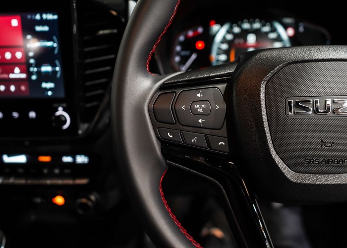 Used 1
                    ISUZU
                     for Sale Image