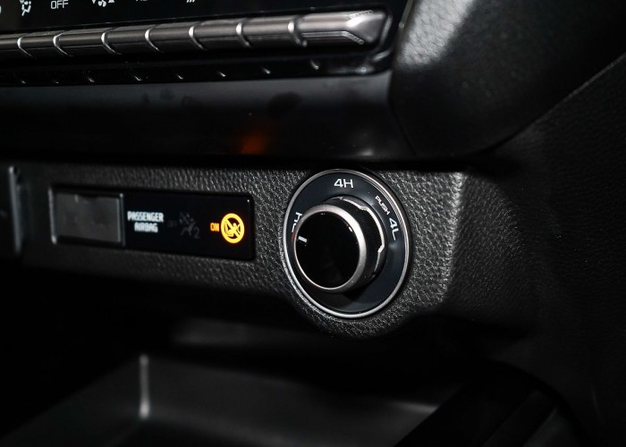 Used 1
                    ISUZU
                     for Sale Image