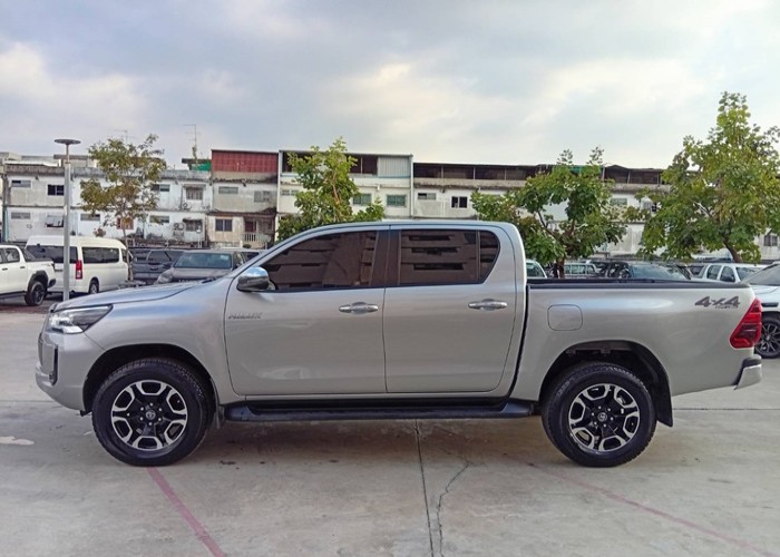 Used 12
                    TOYOTA
                     for Sale Image