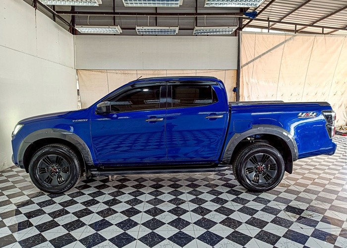 Used 5
                    ISUZU
                     for Sale Image
