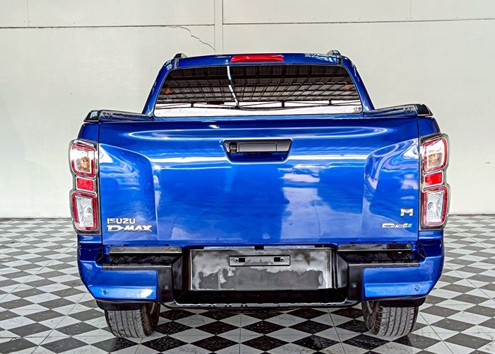 Used 5
                    ISUZU
                     for Sale Image