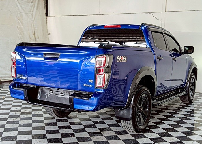 Used 5
                    ISUZU
                     for Sale Image
