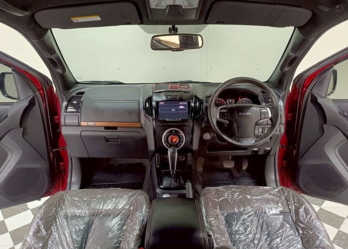 Used 3
                    ISUZU
                     for Sale Image