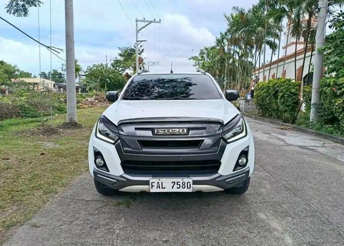Used 2
                    ISUZU
                     for Sale Image