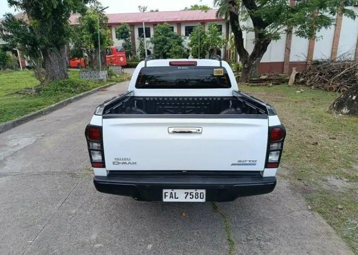 Used 2
                    ISUZU
                     for Sale Image