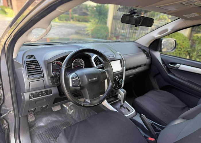 Used 1
                    ISUZU
                     for Sale Image