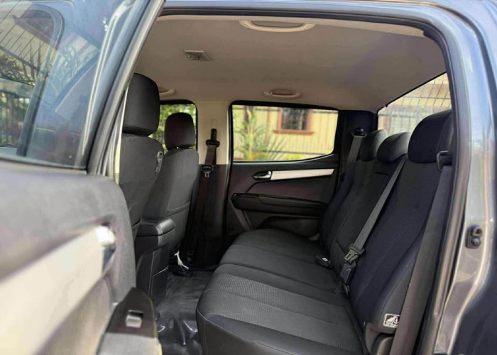 Used 1
                    ISUZU
                     for Sale Image