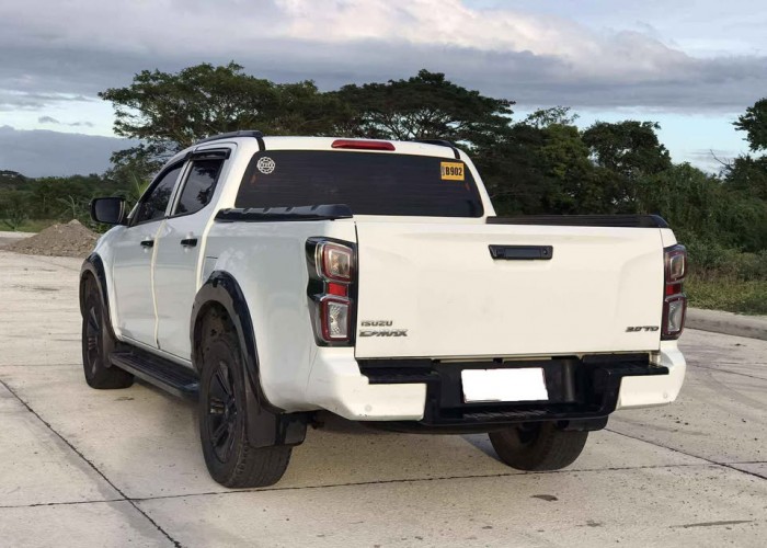 Used 1
                    ISUZU
                     for Sale Image