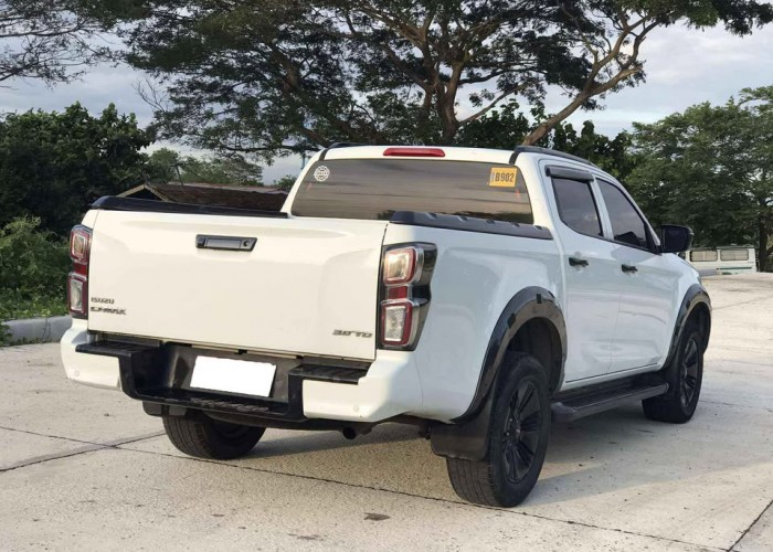 Used 1
                    ISUZU
                     for Sale Image
