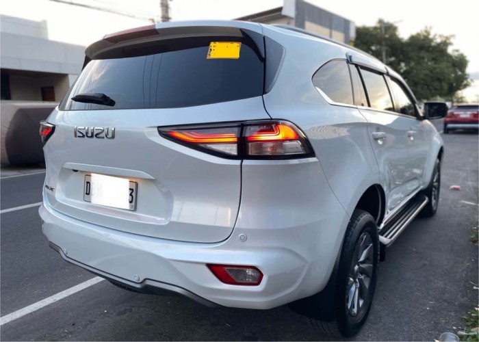 Used 1
                    ISUZU
                     for Sale Image