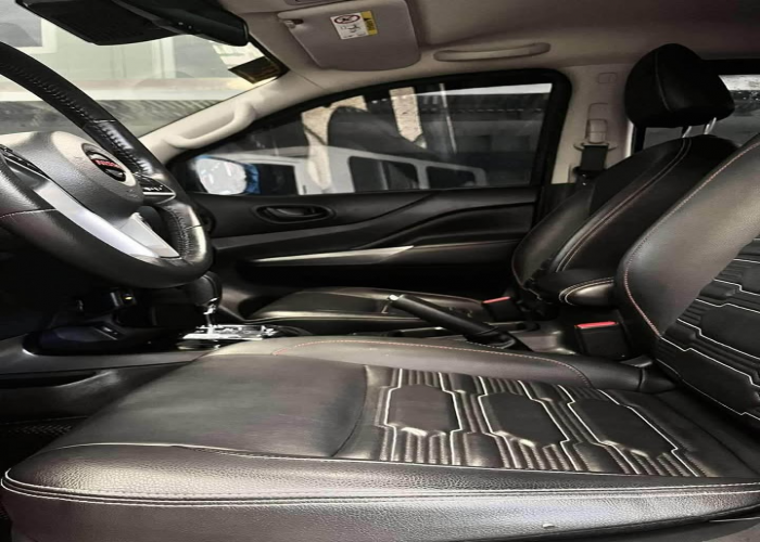 Used 4
                    NISSAN
                     for Sale Image