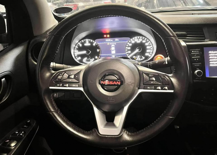 Used 4
                    NISSAN
                     for Sale Image