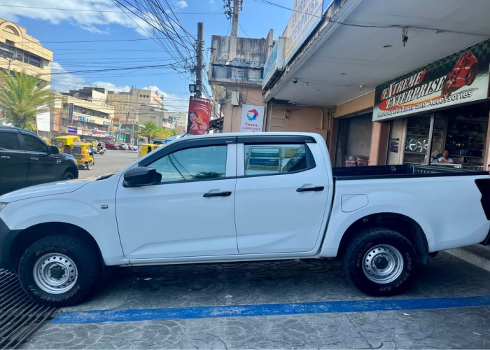 Used 9
                    ISUZU
                     for Sale Image