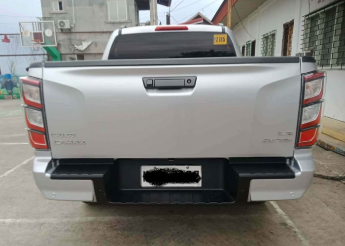 Used 8
                    ISUZU
                     for Sale Image