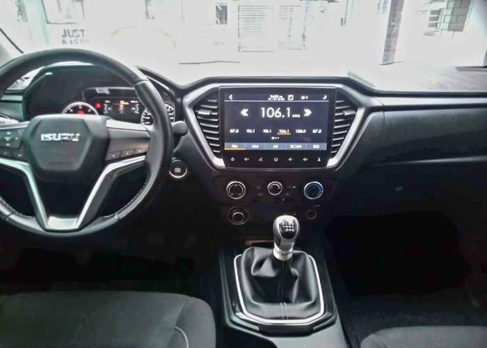 Used 8
                    ISUZU
                     for Sale Image