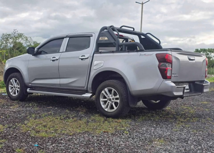 Used 5
                    ISUZU
                     for Sale Image