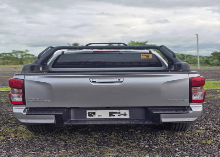 Used 5
                    ISUZU
                     for Sale Image