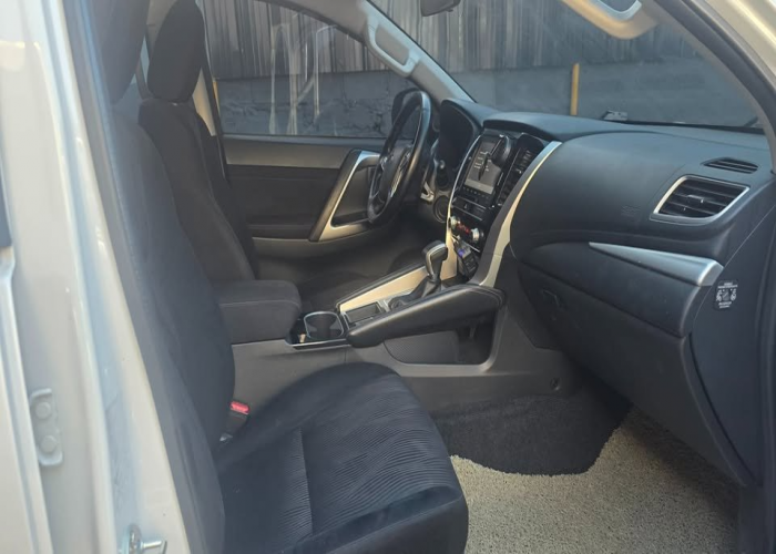 Used 7
                    MITSUBISHI
                     for Sale Image