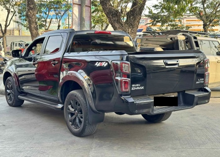Used 1
                    ISUZU
                     for Sale Image