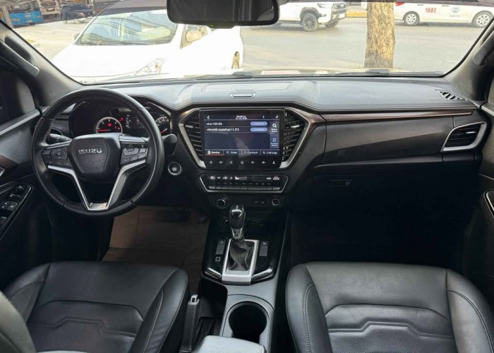 Used 1
                    ISUZU
                     for Sale Image