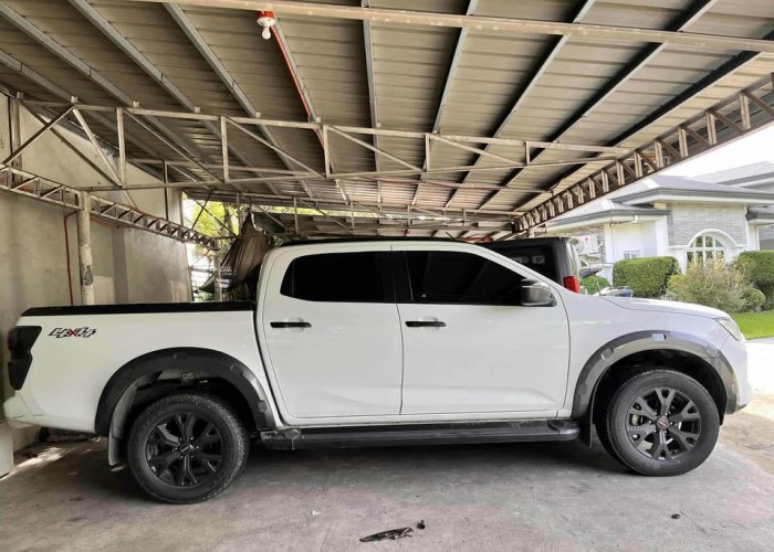 Used 1
                    ISUZU
                     for Sale Image