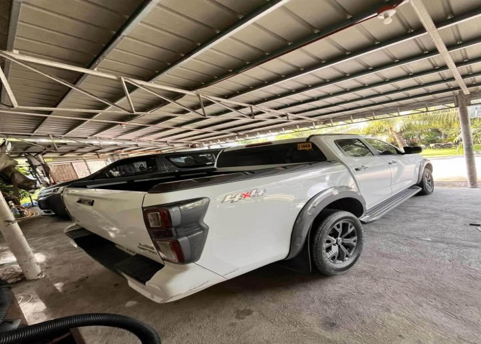 Used 1
                    ISUZU
                     for Sale Image